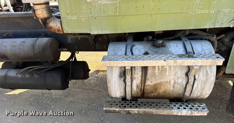 image for item ER0054 2005 Kenworth W900 ready mix truck