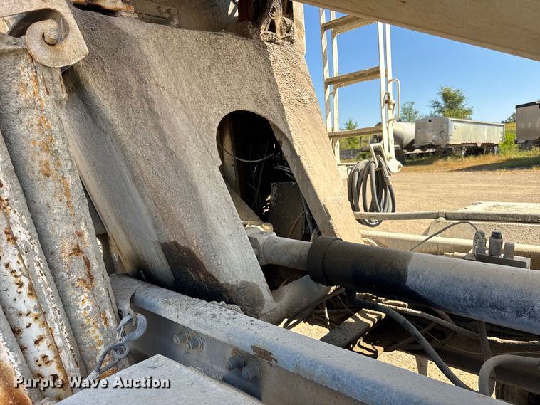 image for item ER0054 2005 Kenworth W900 ready mix truck