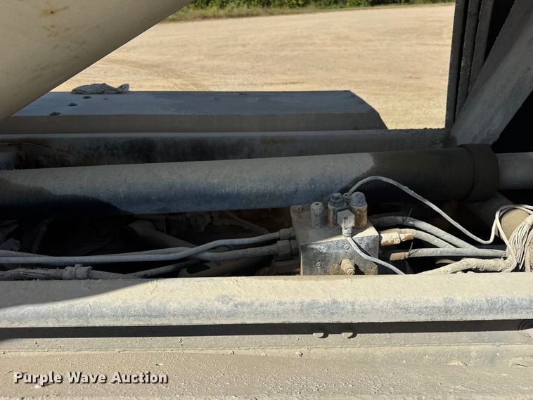 image for item ER0054 2005 Kenworth W900 ready mix truck