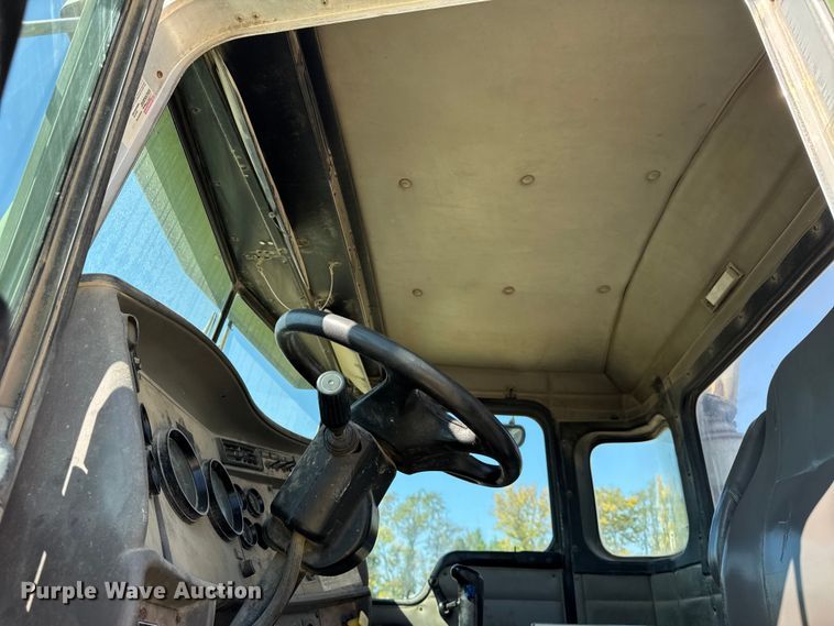 image for item ER0054 2005 Kenworth W900 ready mix truck