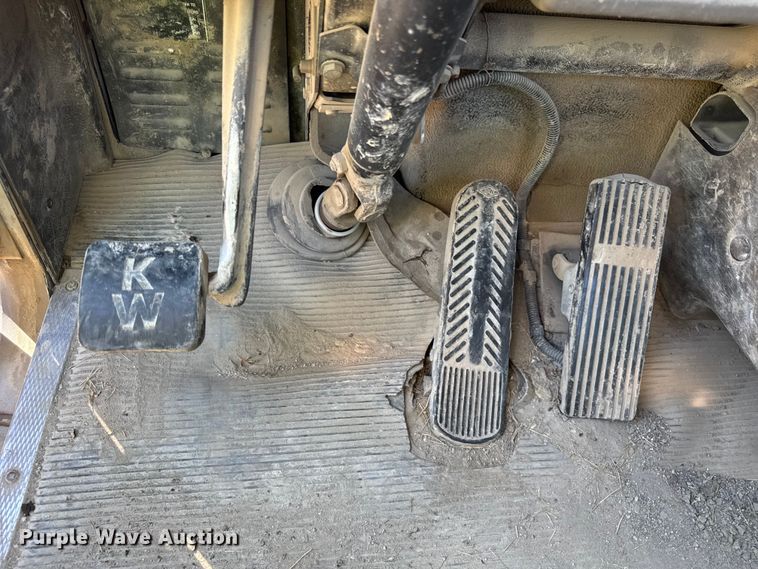 image for item ER0054 2005 Kenworth W900 ready mix truck