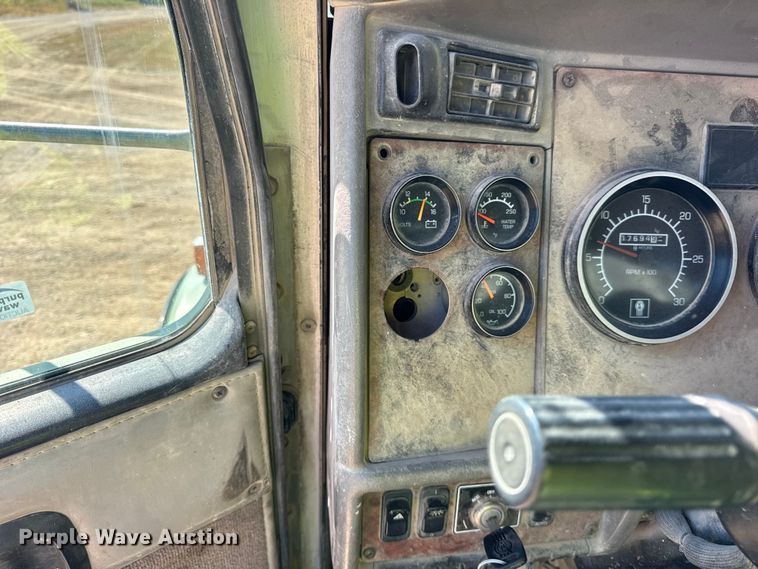 image for item ER0054 2005 Kenworth W900 ready mix truck