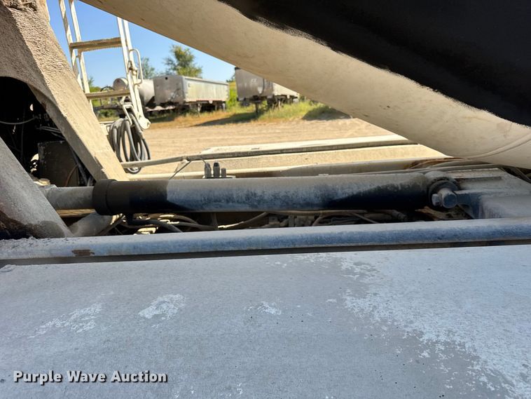 image for item ER0054 2005 Kenworth W900 ready mix truck