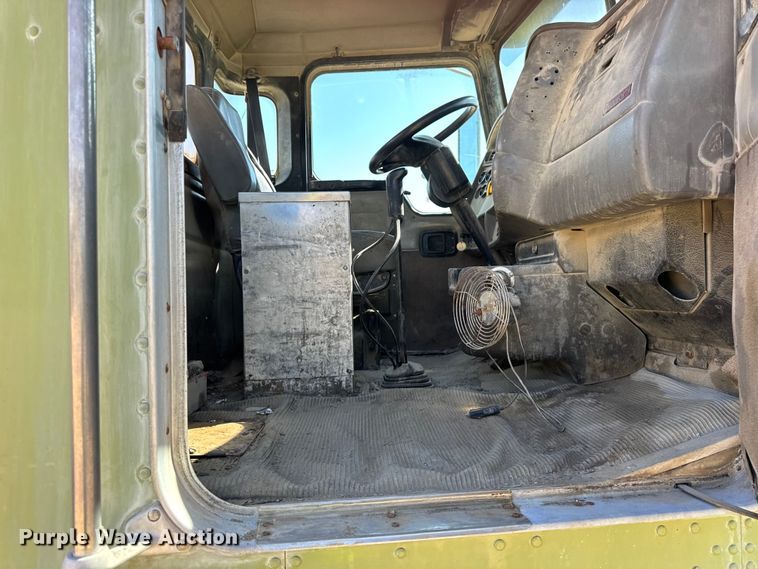 image for item ER0054 2005 Kenworth W900 ready mix truck