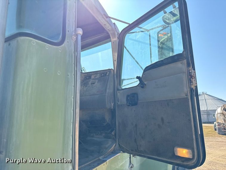 image for item ER0054 2005 Kenworth W900 ready mix truck