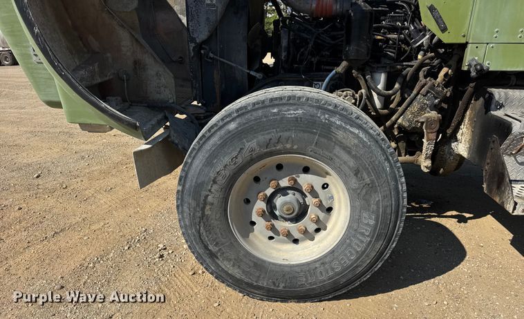 image for item ER0054 2005 Kenworth W900 ready mix truck