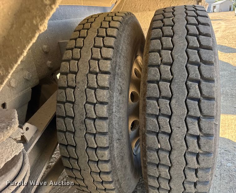 image for item ER0054 2005 Kenworth W900 ready mix truck