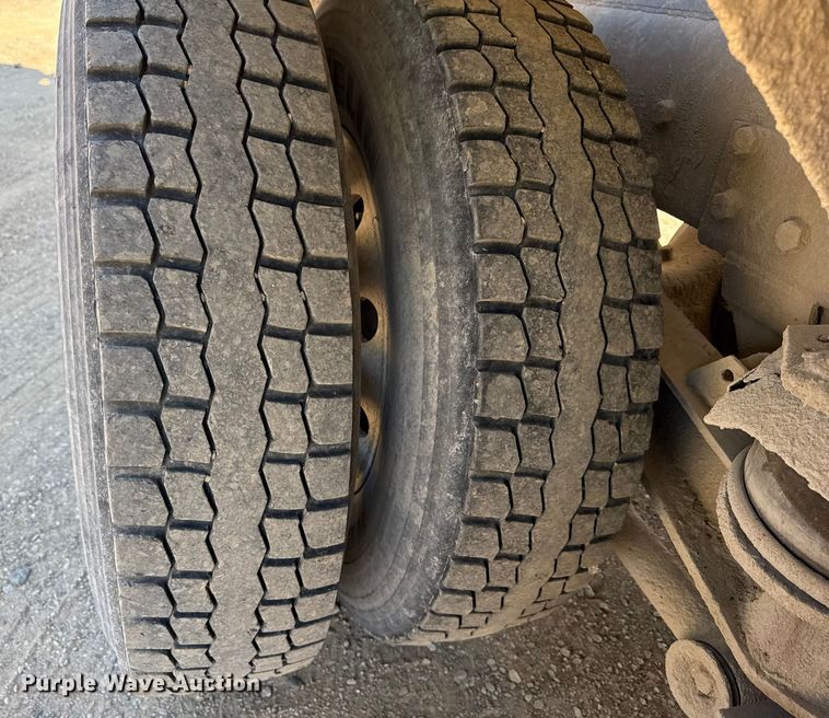 image for item ER0054 2005 Kenworth W900 ready mix truck