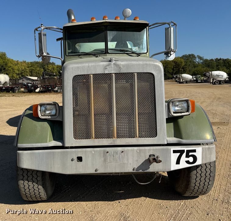 image for item ER0056 2011 Peterbilt 365 ready mix truck