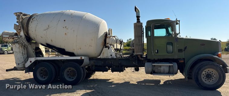 image for item ER0056 2011 Peterbilt 365 ready mix truck