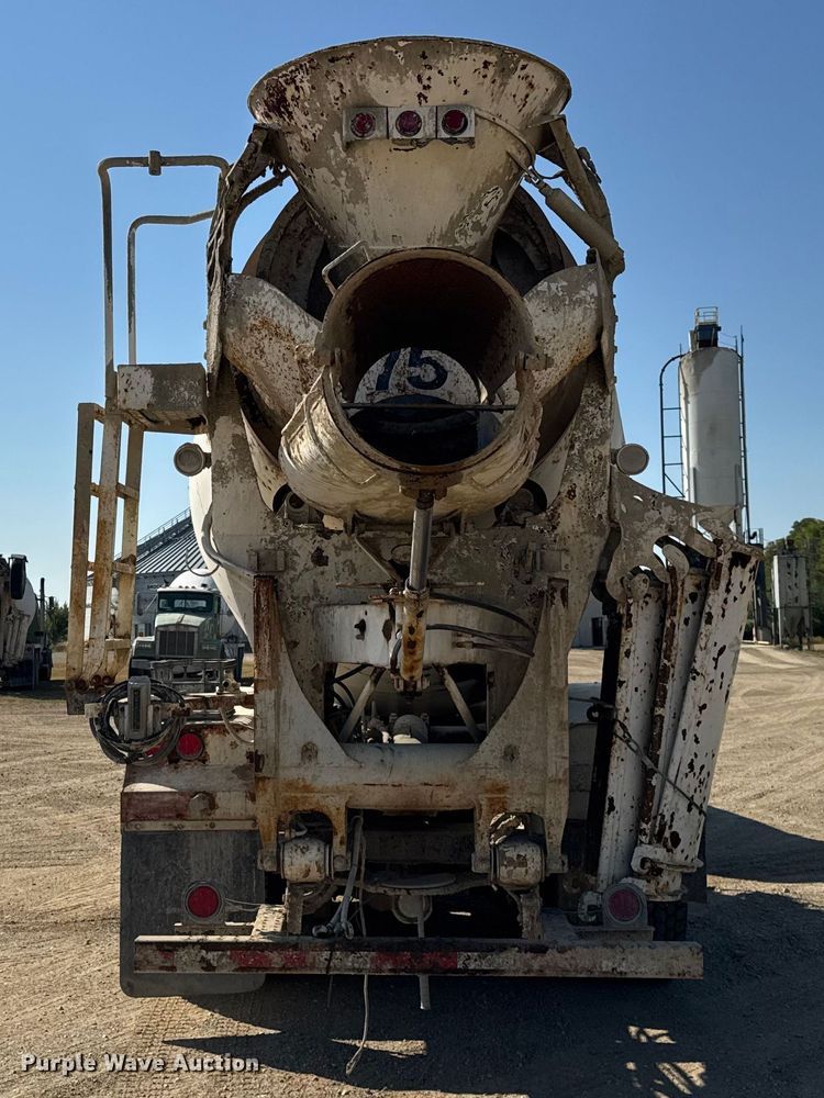 image for item ER0056 2011 Peterbilt 365 ready mix truck