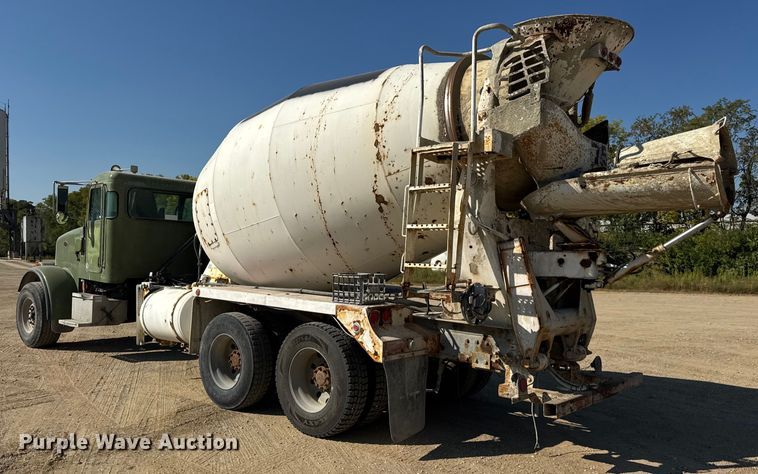 image for item ER0056 2011 Peterbilt 365 ready mix truck