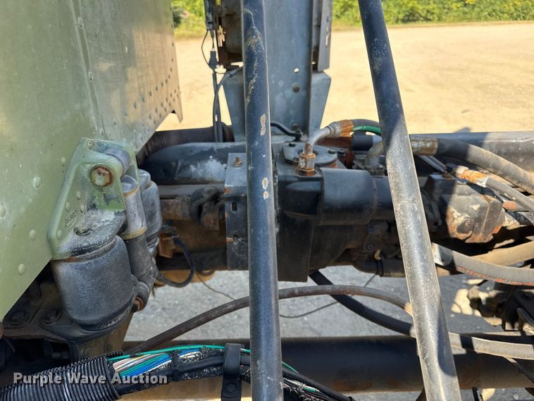 image for item ER0056 2011 Peterbilt 365 ready mix truck