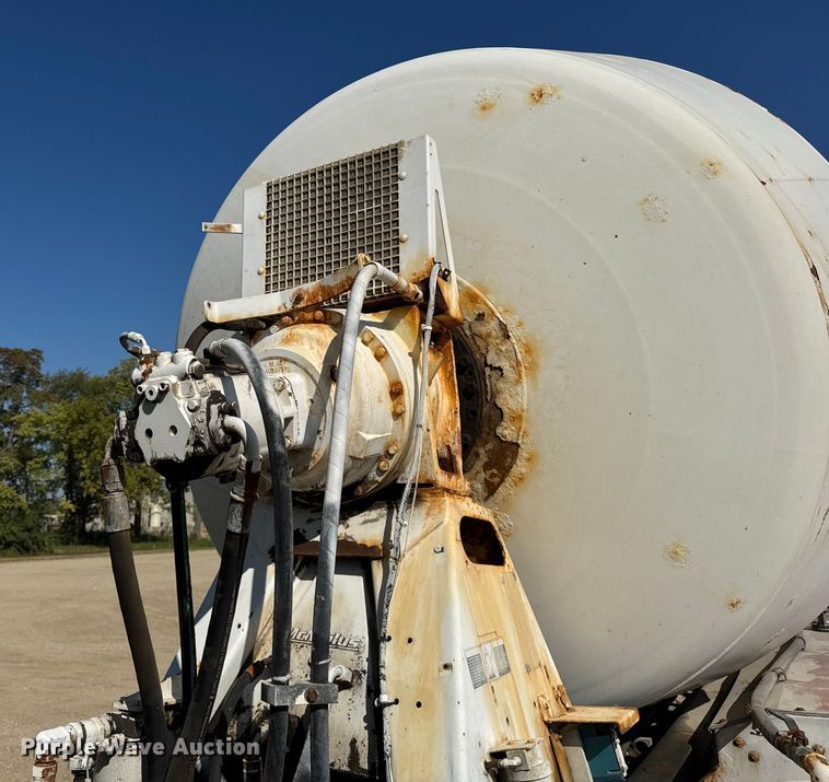 image for item ER0056 2011 Peterbilt 365 ready mix truck