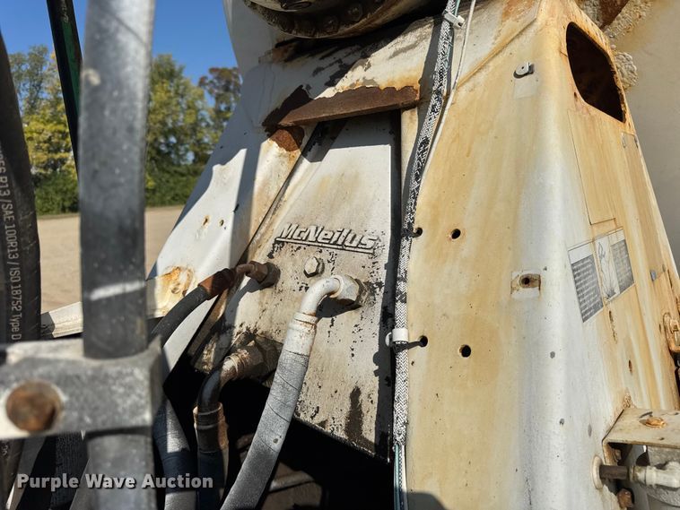 image for item ER0056 2011 Peterbilt 365 ready mix truck