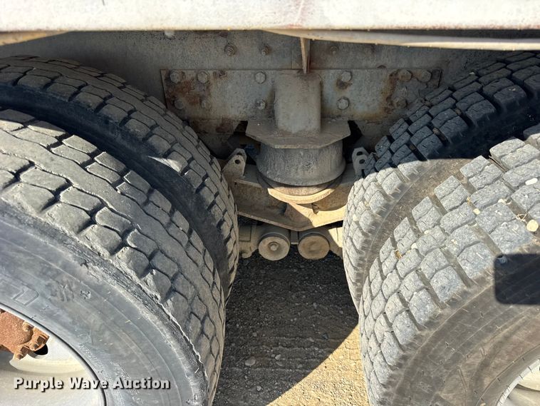 image for item ER0056 2011 Peterbilt 365 ready mix truck