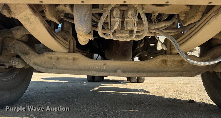 image for item ER0056 2011 Peterbilt 365 ready mix truck