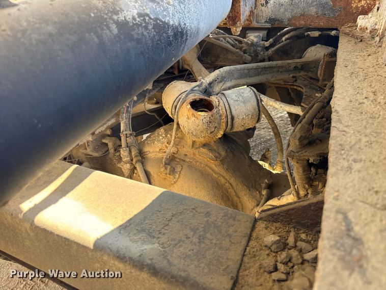 image for item ER0056 2011 Peterbilt 365 ready mix truck