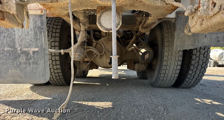 image for item ER0056 2011 Peterbilt 365 ready mix truck