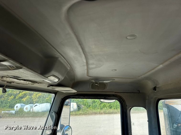 image for item ER0056 2011 Peterbilt 365 ready mix truck