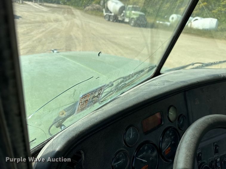 image for item ER0056 2011 Peterbilt 365 ready mix truck