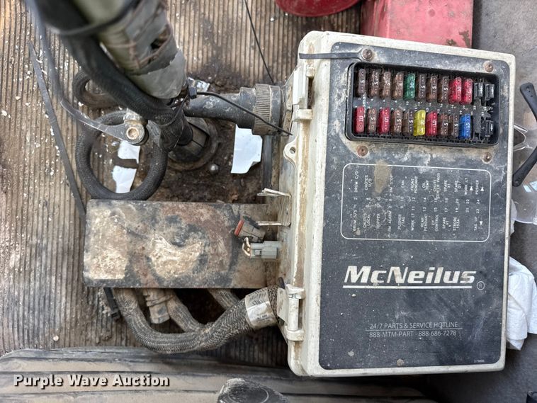 image for item ER0056 2011 Peterbilt 365 ready mix truck