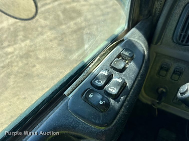 image for item ER0056 2011 Peterbilt 365 ready mix truck