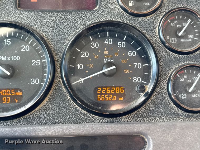 image for item ER0056 2011 Peterbilt 365 ready mix truck