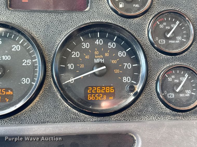 image for item ER0056 2011 Peterbilt 365 ready mix truck