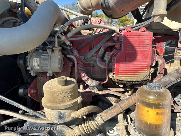 image for item ER0056 2011 Peterbilt 365 ready mix truck