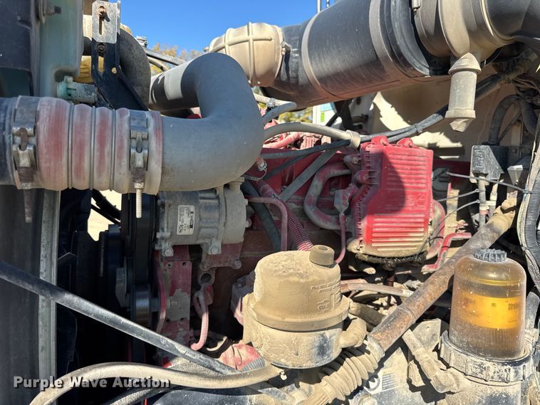 image for item ER0056 2011 Peterbilt 365 ready mix truck