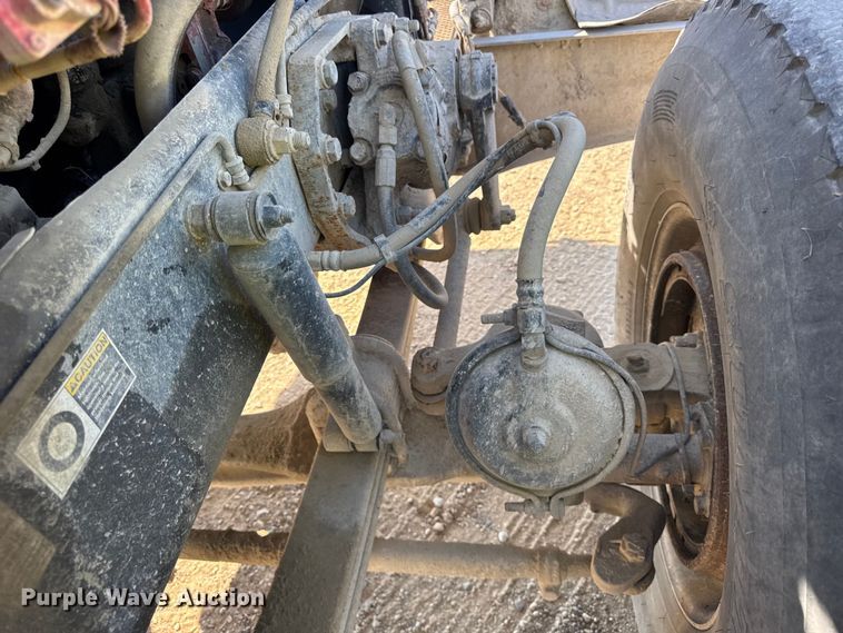 image for item ER0056 2011 Peterbilt 365 ready mix truck