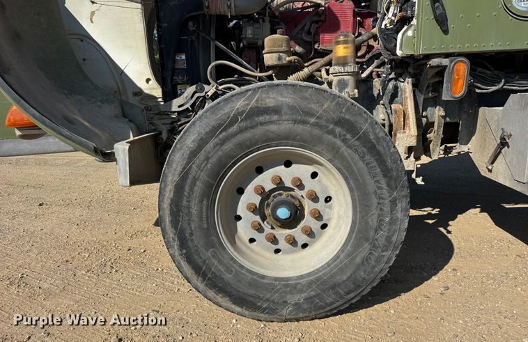 image for item ER0056 2011 Peterbilt 365 ready mix truck