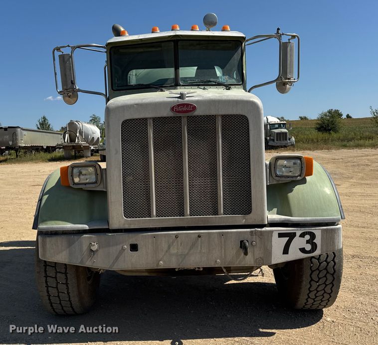 image for item ER0059 2011 Peterbilt 365 ready mix truck
