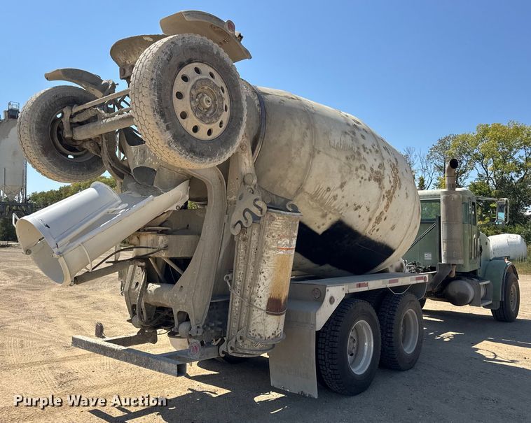 image for item ER0059 2011 Peterbilt 365 ready mix truck