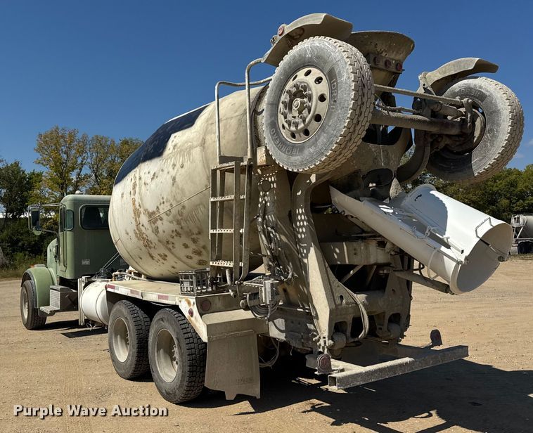 image for item ER0059 2011 Peterbilt 365 ready mix truck