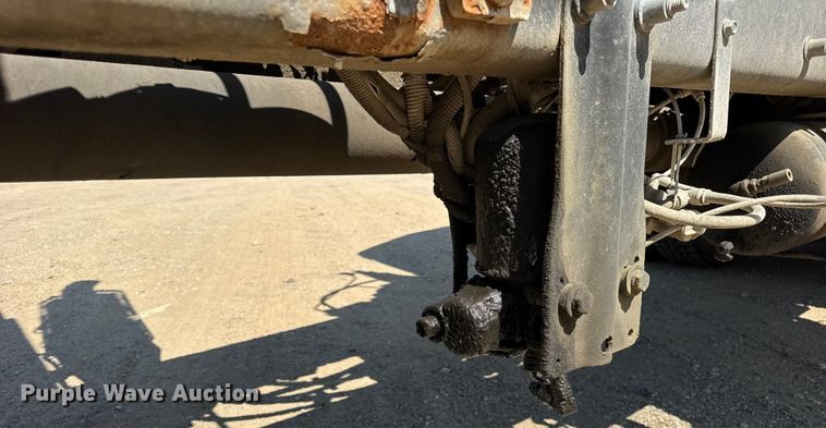 image for item ER0059 2011 Peterbilt 365 ready mix truck