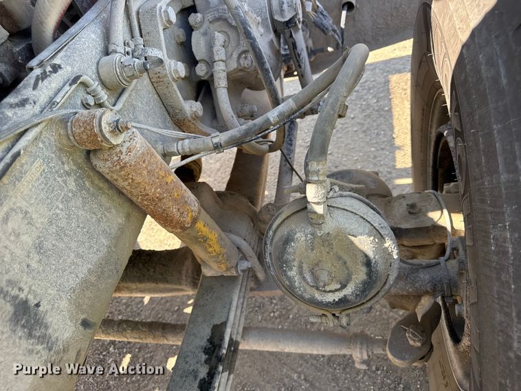 image for item ER0059 2011 Peterbilt 365 ready mix truck