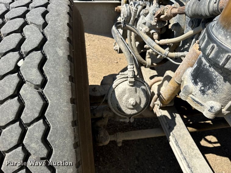 image for item ER0059 2011 Peterbilt 365 ready mix truck