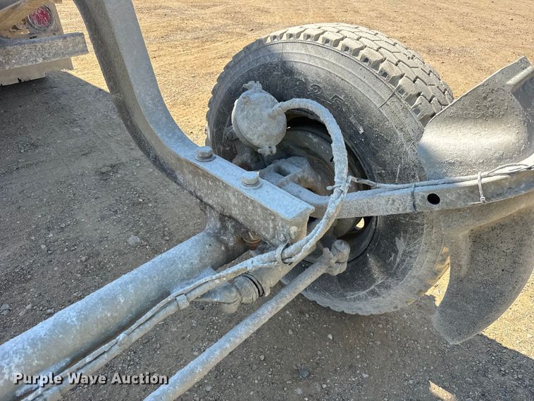 image for item ER0059 2011 Peterbilt 365 ready mix truck