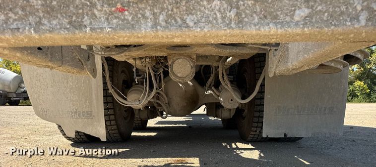 image for item ER0059 2011 Peterbilt 365 ready mix truck