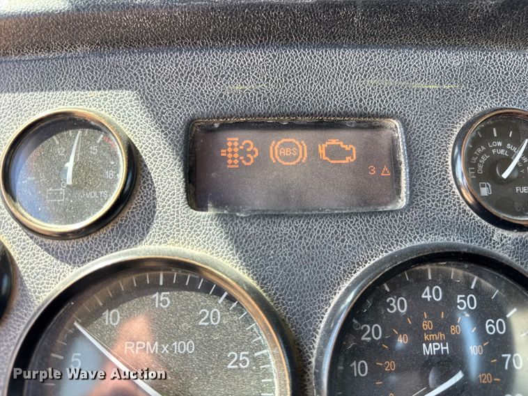 image for item ER0059 2011 Peterbilt 365 ready mix truck