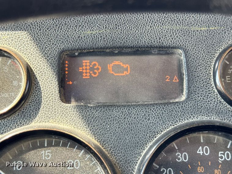 image for item ER0059 2011 Peterbilt 365 ready mix truck