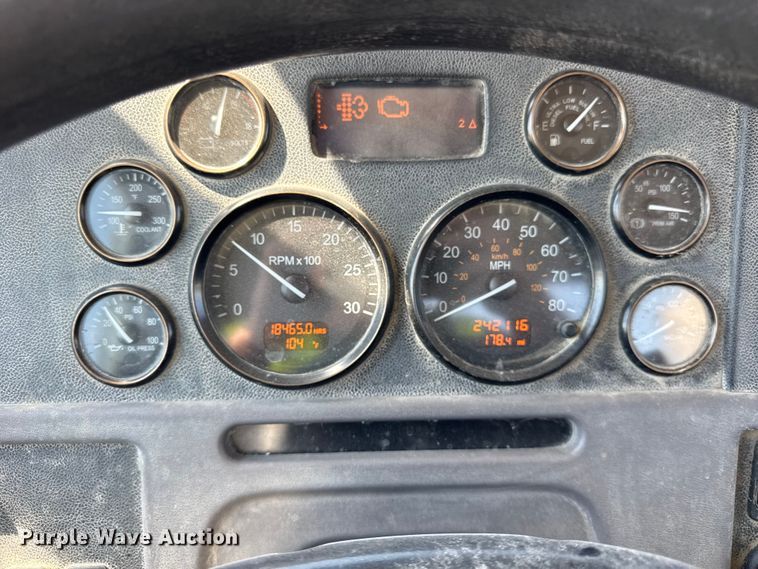 image for item ER0059 2011 Peterbilt 365 ready mix truck