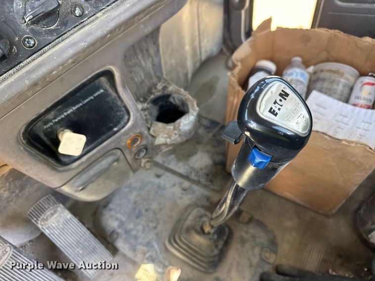 image for item ER0059 2011 Peterbilt 365 ready mix truck