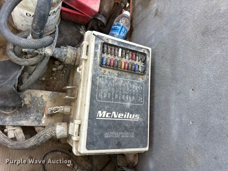 image for item ER0059 2011 Peterbilt 365 ready mix truck