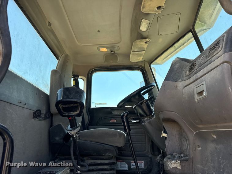 image for item ER0059 2011 Peterbilt 365 ready mix truck