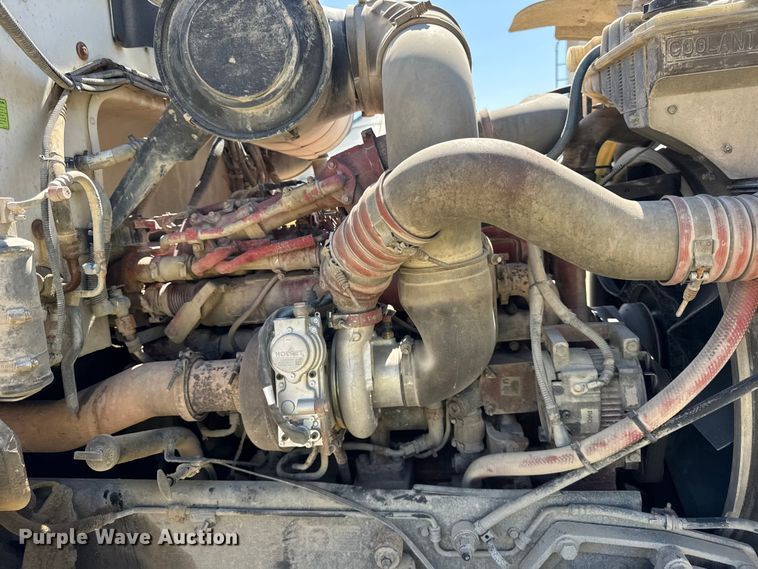 image for item ER0059 2011 Peterbilt 365 ready mix truck