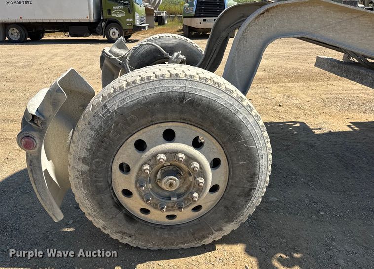 image for item ER0059 2011 Peterbilt 365 ready mix truck