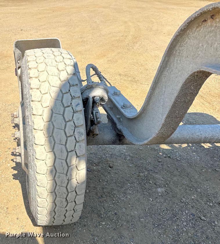 image for item ER0059 2011 Peterbilt 365 ready mix truck